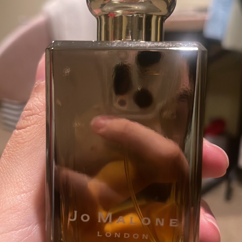 Jo Malone Gardenia and Oud absolu - Picture 4 of 5